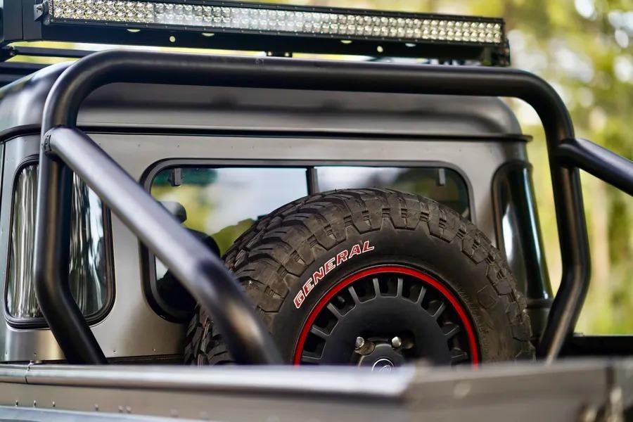 1993 Land Rover Defender “Flying Huntsman” 6x6