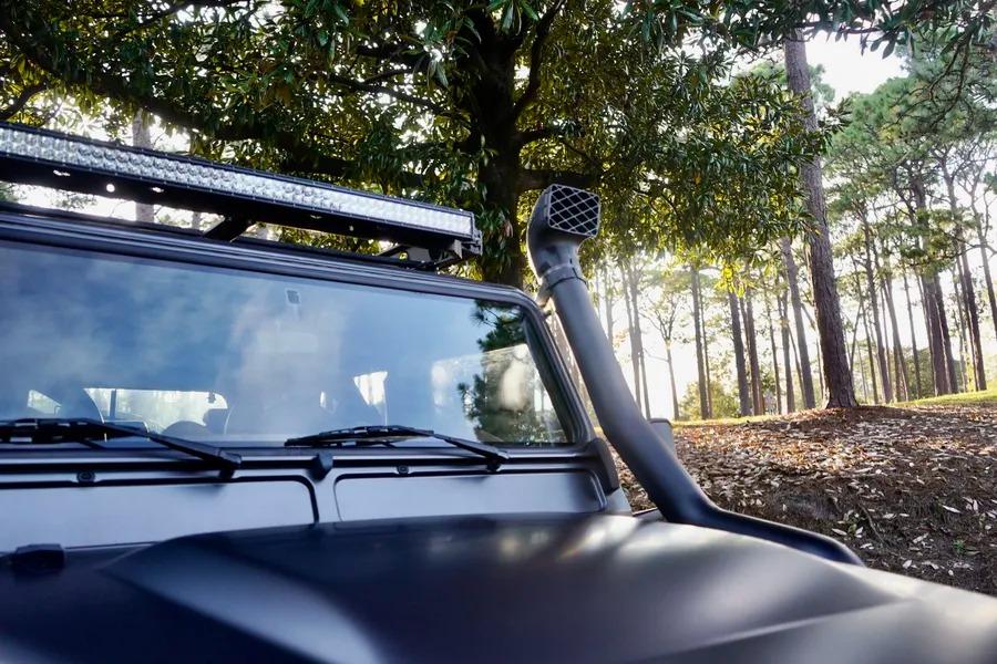 1993 Land Rover Defender “Flying Huntsman” 6x6