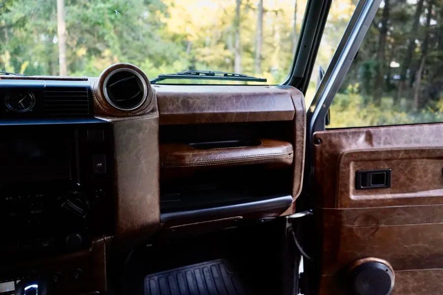 1993 Land Rover Defender “Flying Huntsman” 6x6