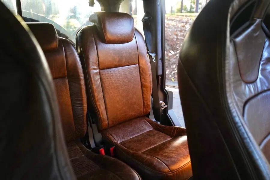 1993 Land Rover Defender “Flying Huntsman” 6x6