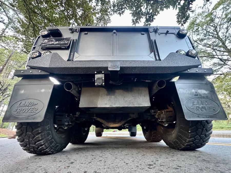 1993 Land Rover Defender “Flying Huntsman” 6x6