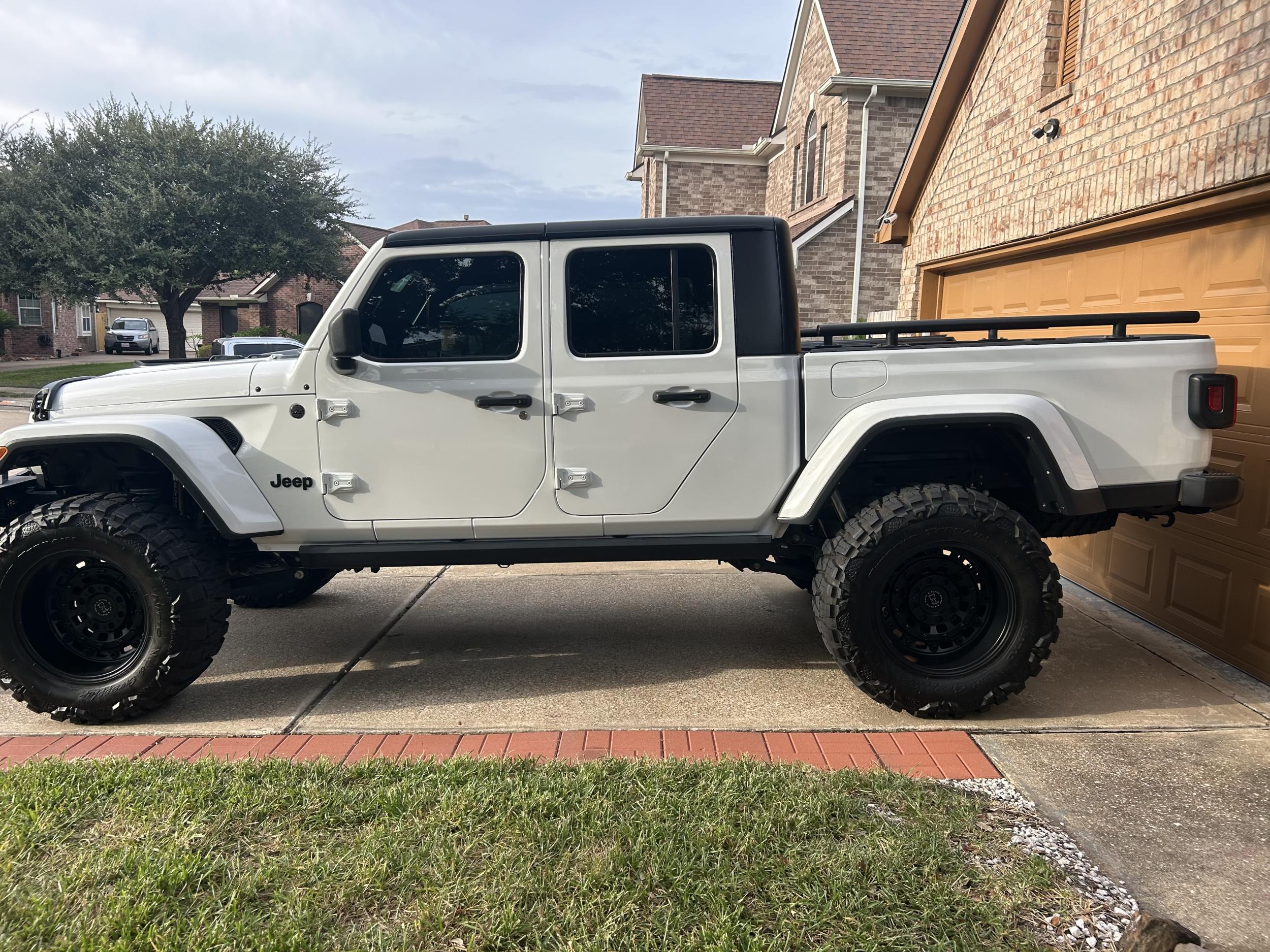 2023 Jeep Gladiator Willys - 5