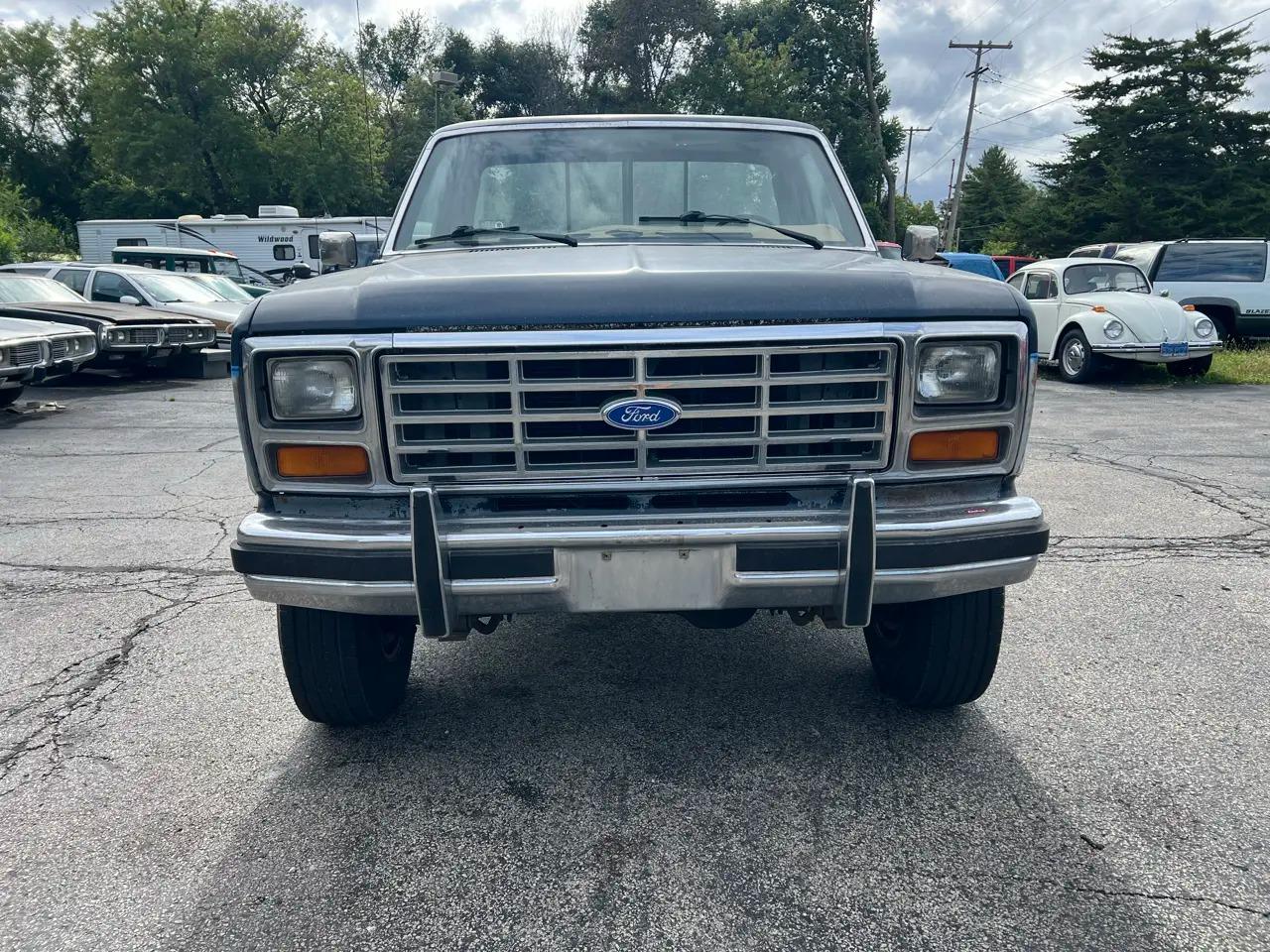 1986 Ford F-250 XL Styleside - 2
