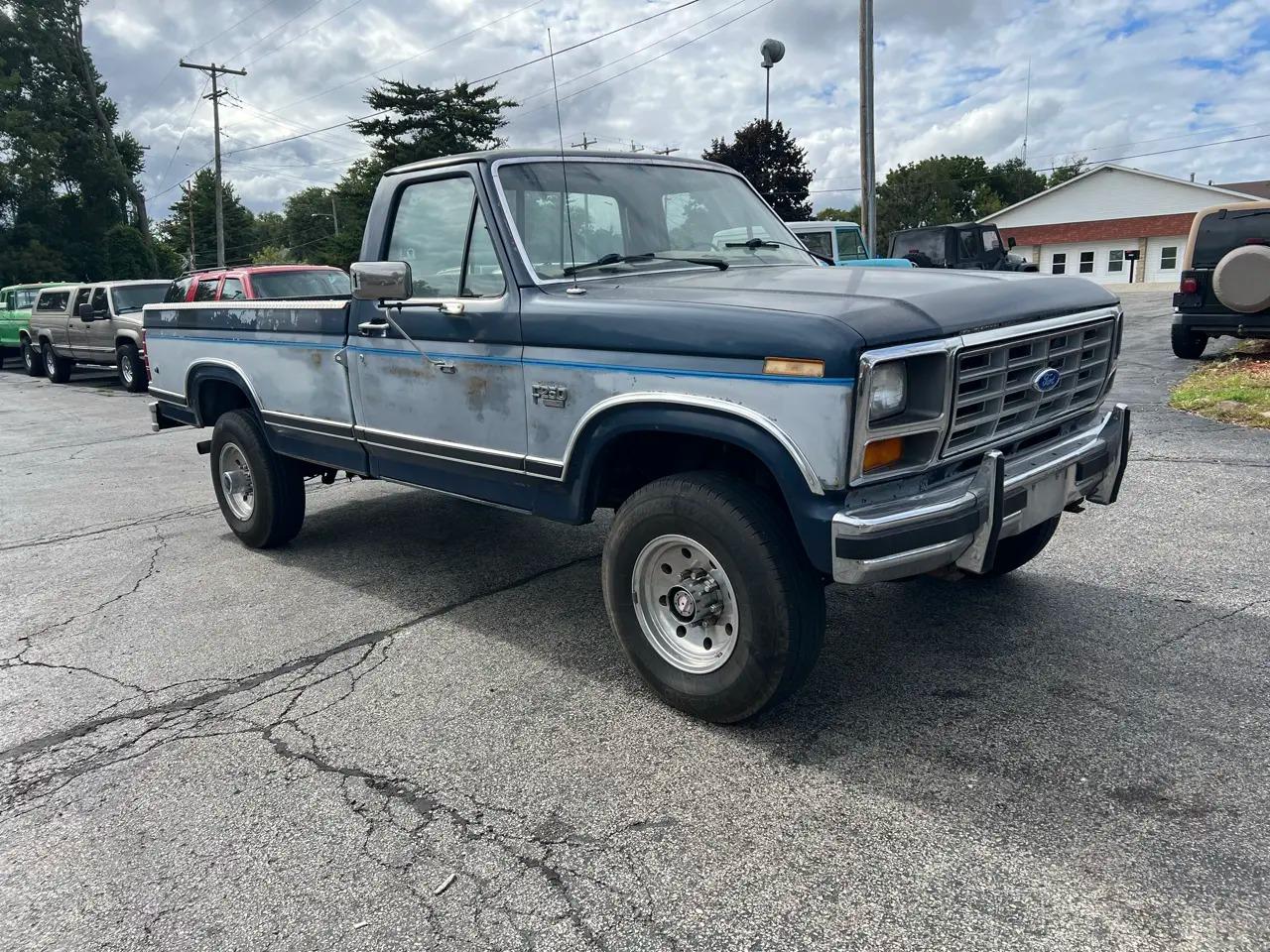 1986 Ford F-250 XL Styleside - 3