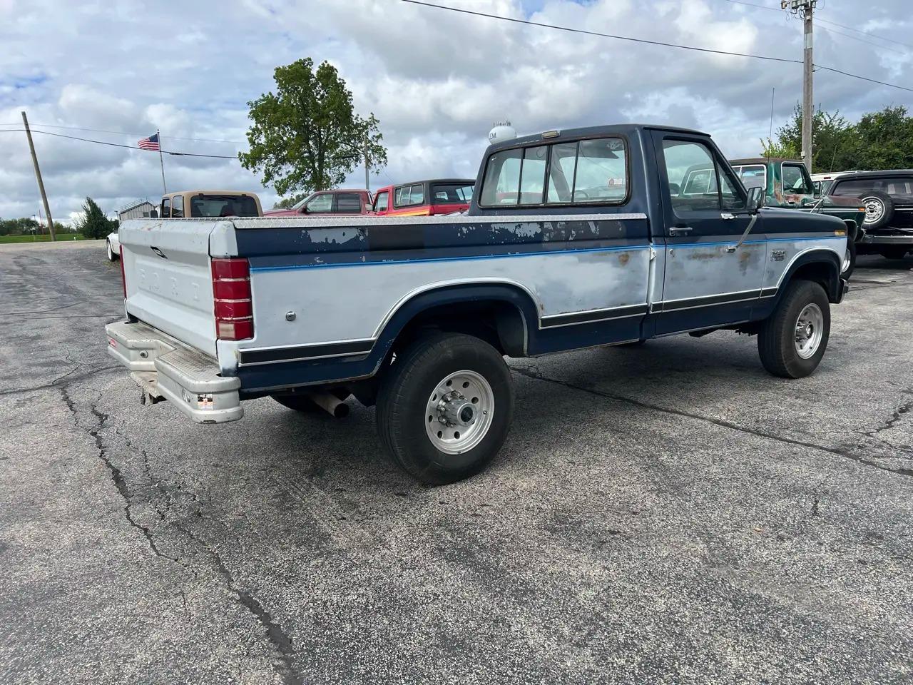 1986 Ford F-250 XL Styleside - 4