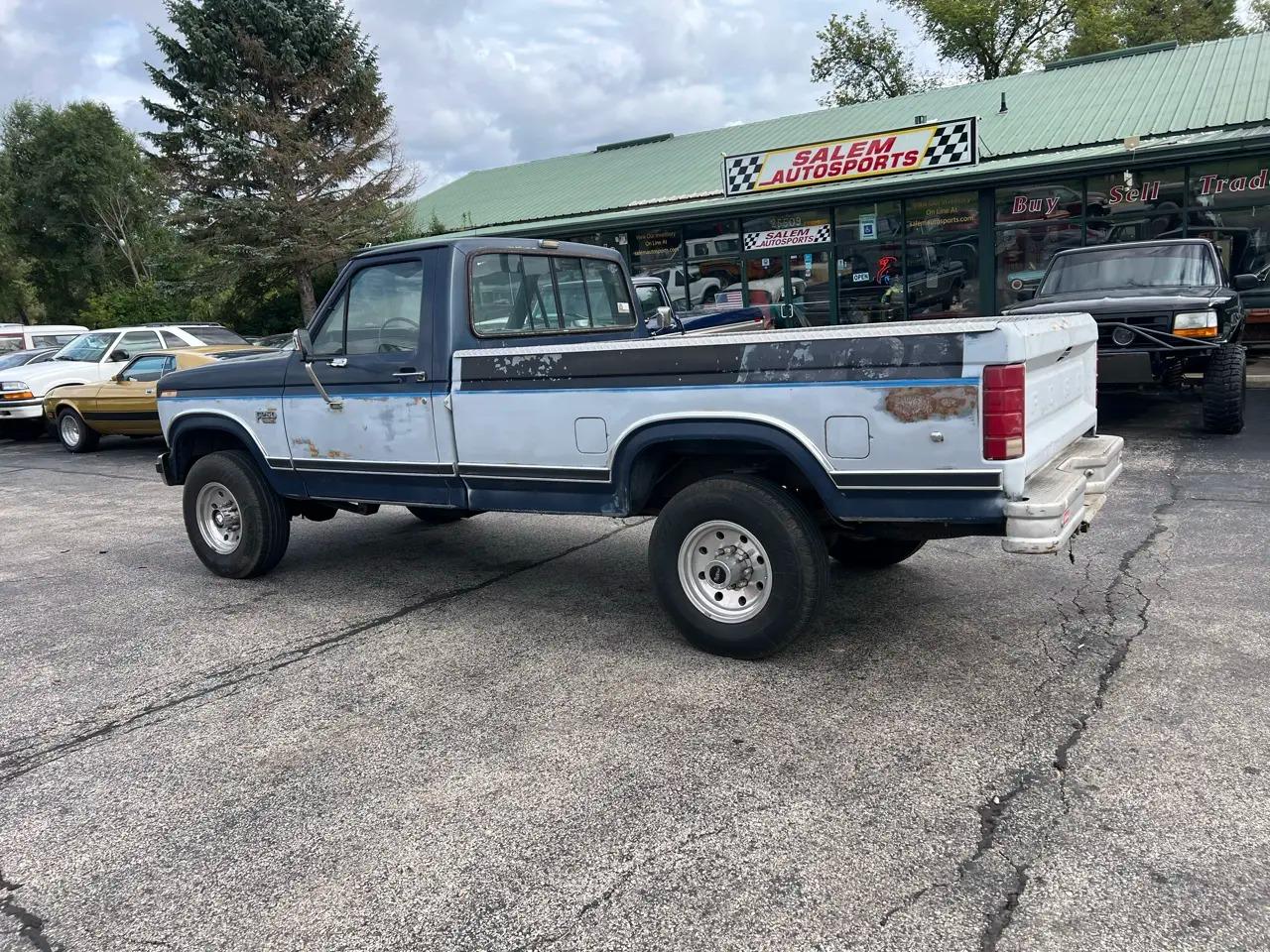 1986 Ford F-250 XL Styleside - 5