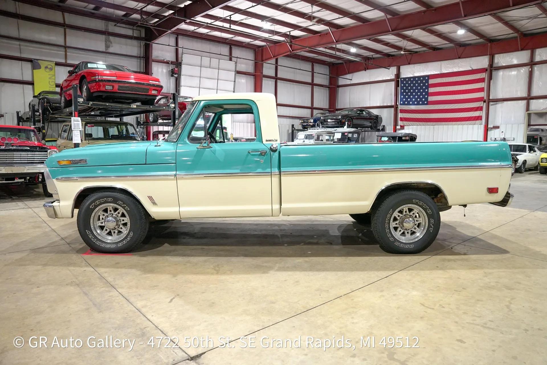 1968 Ford F-250 Custom Cab - 2