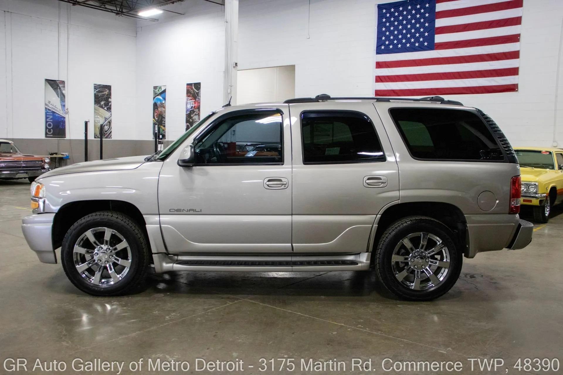 2005 GMC Yukon Denali - 3