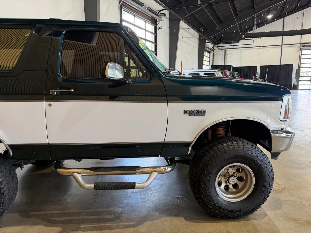 1995 Ford Bronco XL