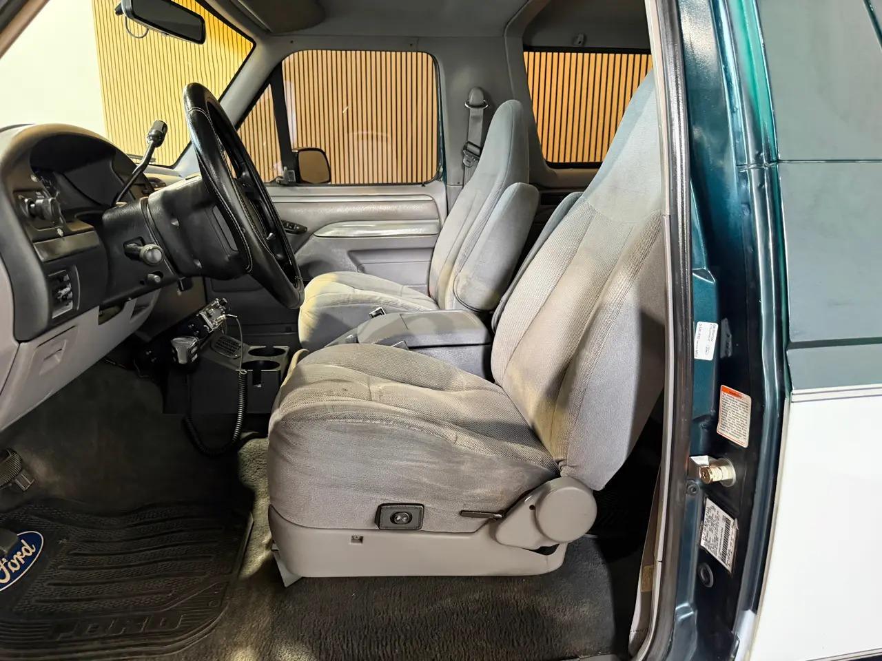 1995 Ford Bronco XL