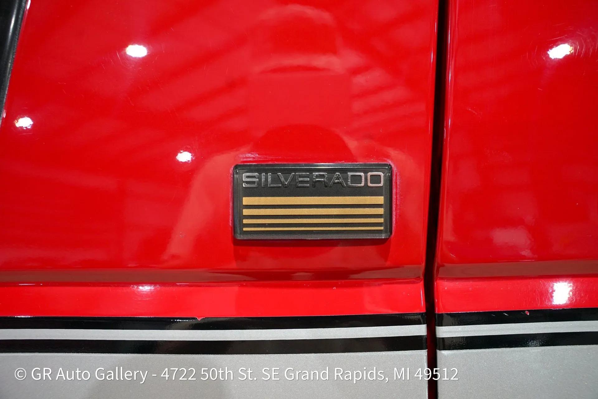 1993 Chevrolet Suburban Silverado