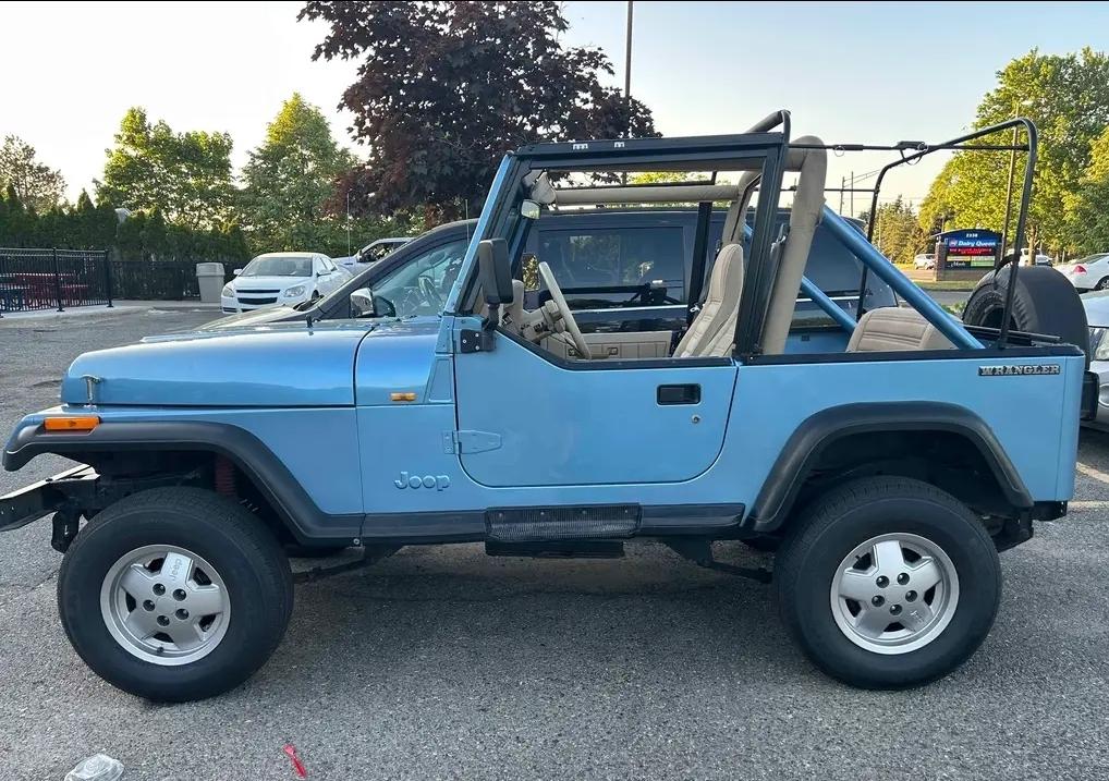 1989 Jeep Wrangler Laredo - 2