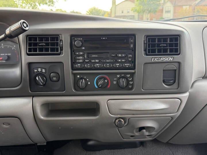 7.3L Power Stroke-Powered 2000 Ford Excursion XLT