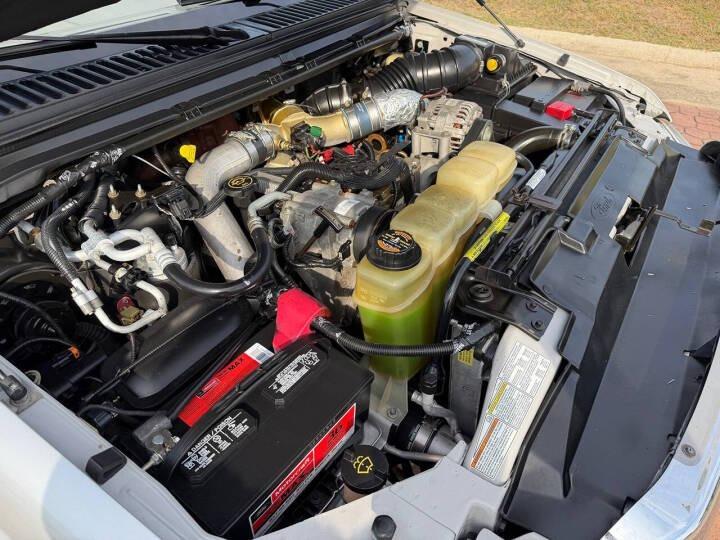 7.3L Power Stroke-Powered 2000 Ford Excursion XLT