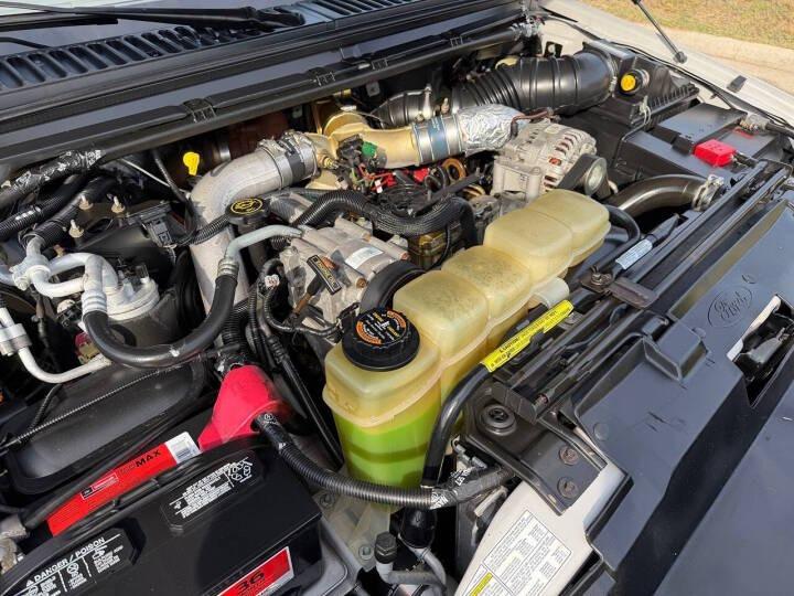 7.3L Power Stroke-Powered 2000 Ford Excursion XLT