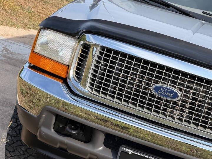 7.3L Power Stroke-Powered 2000 Ford Excursion XLT