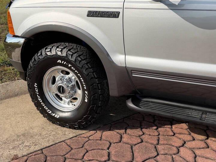 7.3L Power Stroke-Powered 2000 Ford Excursion XLT