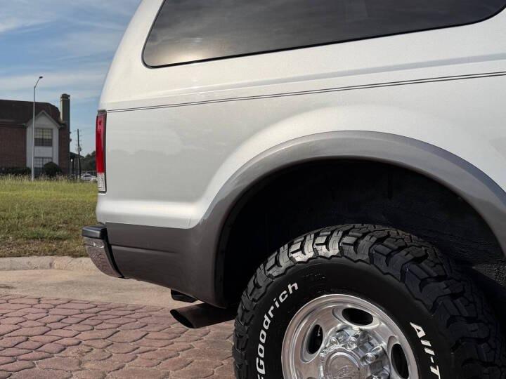 7.3L Power Stroke-Powered 2000 Ford Excursion XLT