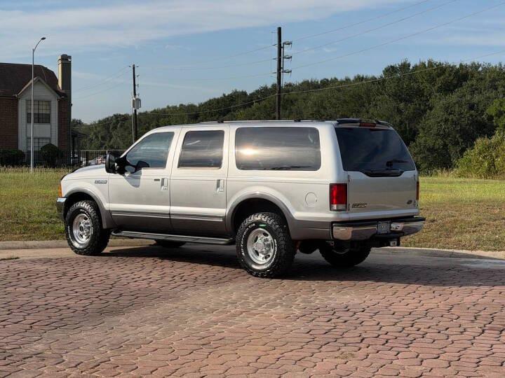 7.3L Power Stroke-Powered 2000 Ford Excursion XLT - 4