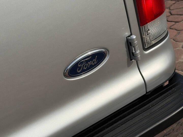 7.3L Power Stroke-Powered 2000 Ford Excursion XLT