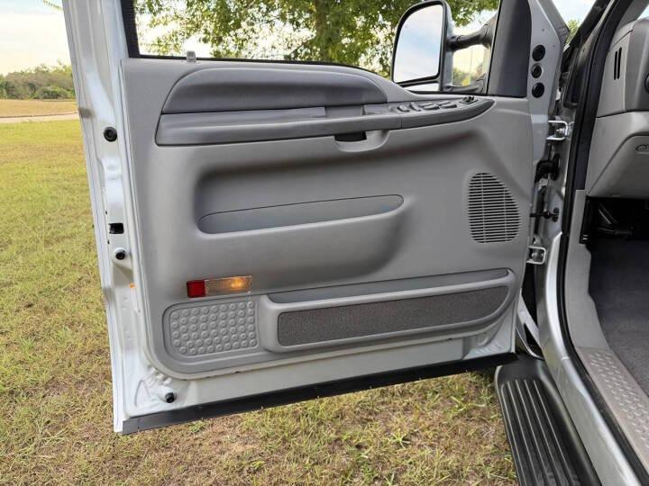 7.3L Power Stroke-Powered 2000 Ford Excursion XLT