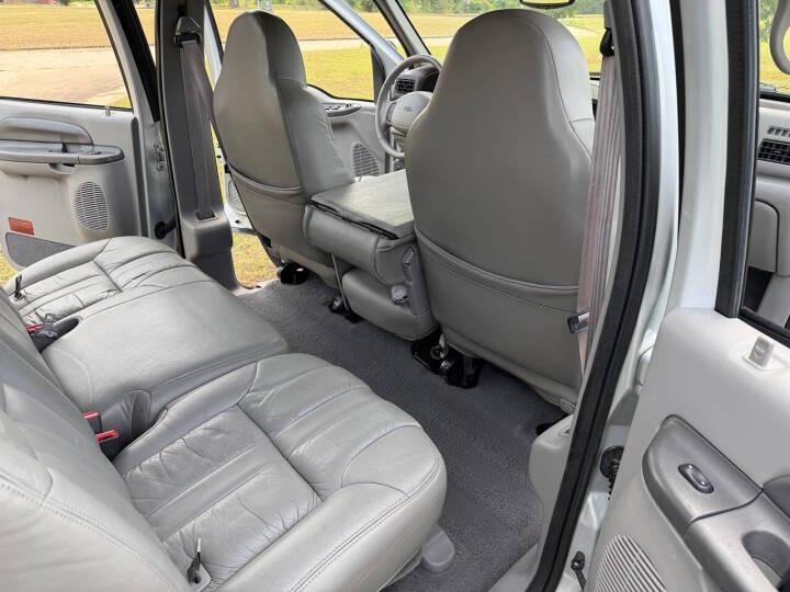 7.3L Power Stroke-Powered 2000 Ford Excursion XLT