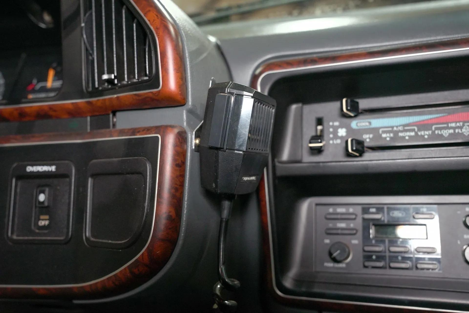 1990 Ford F-250 XLT Lariat
