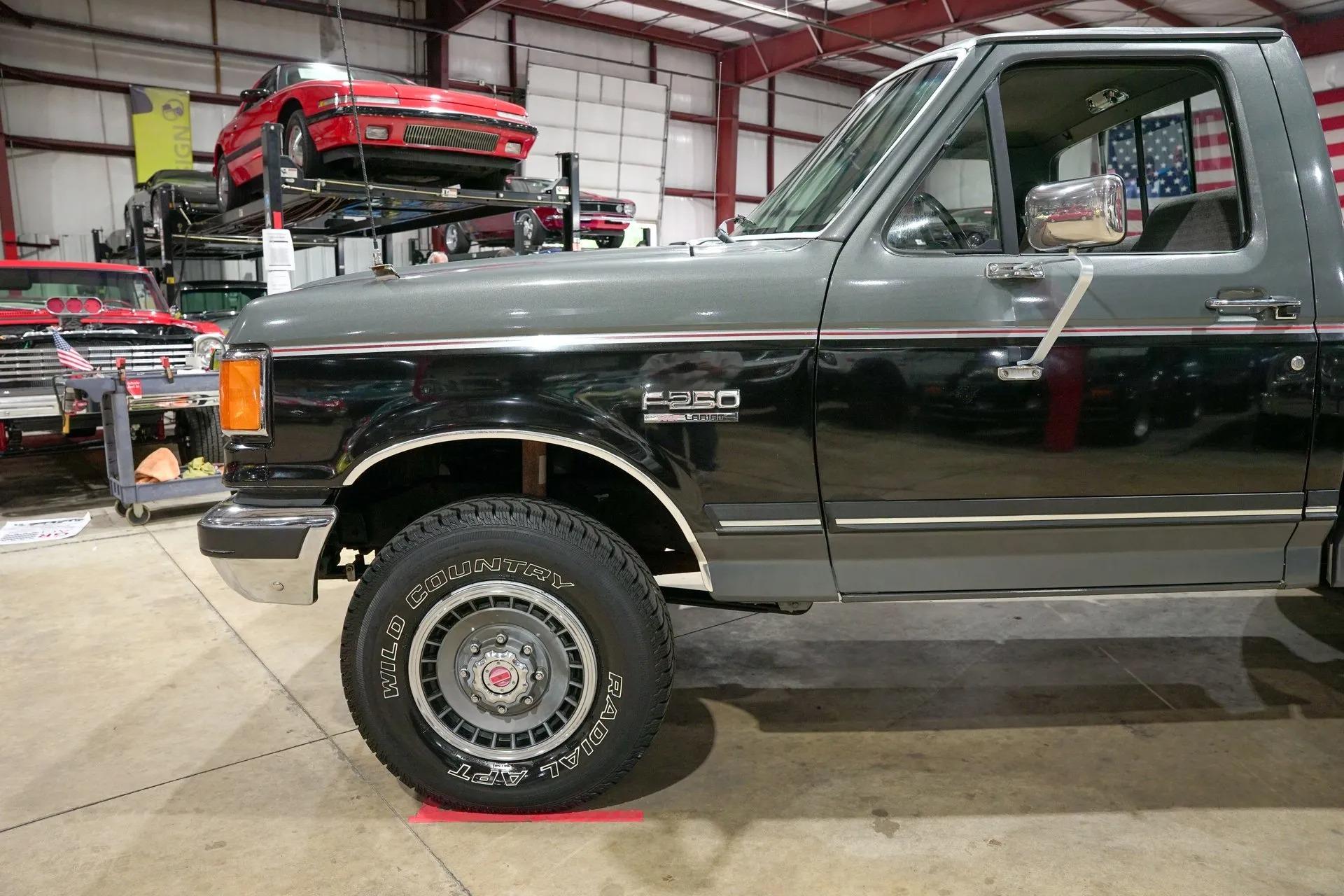 1990 Ford F-250 XLT Lariat