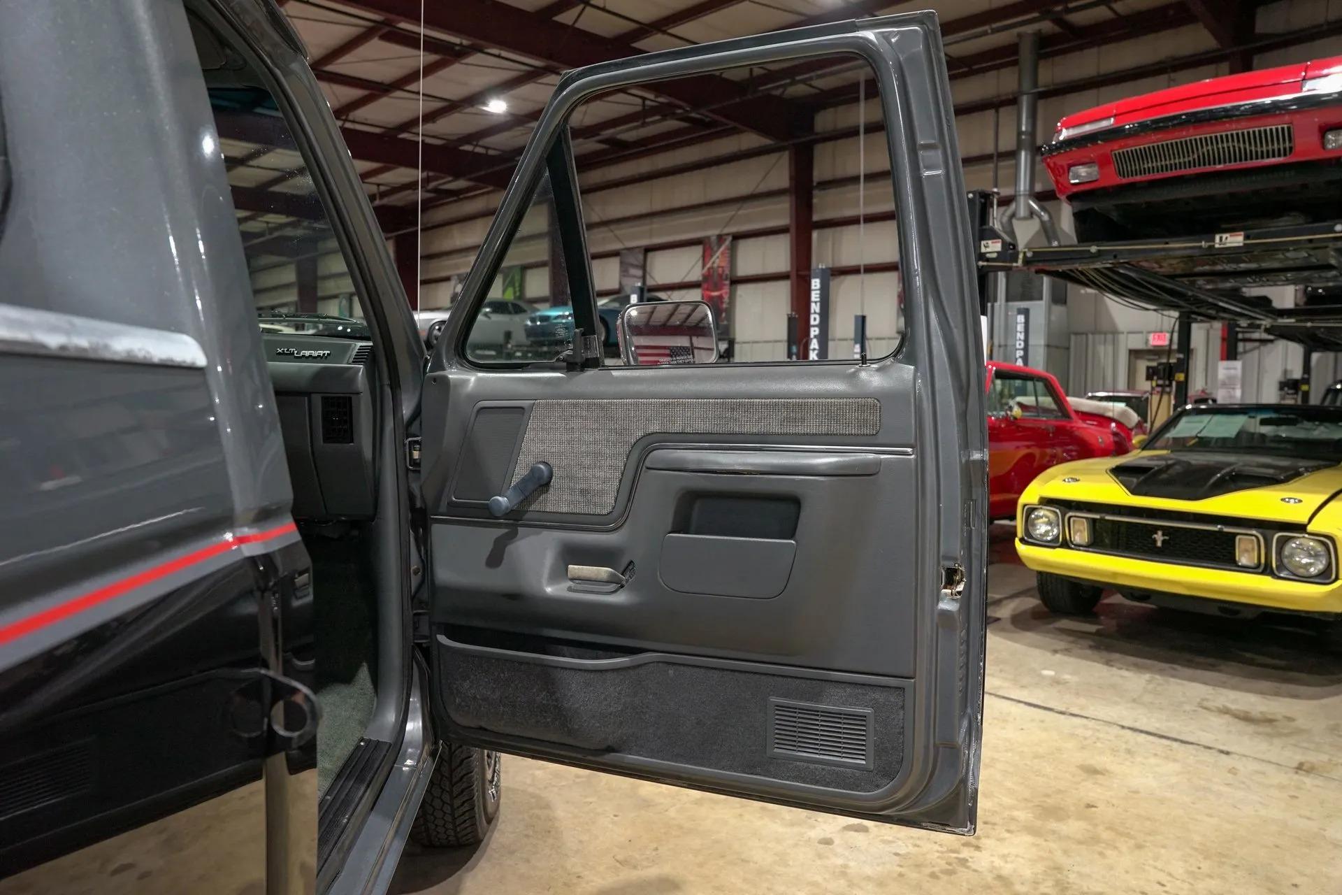 1990 Ford F-250 XLT Lariat