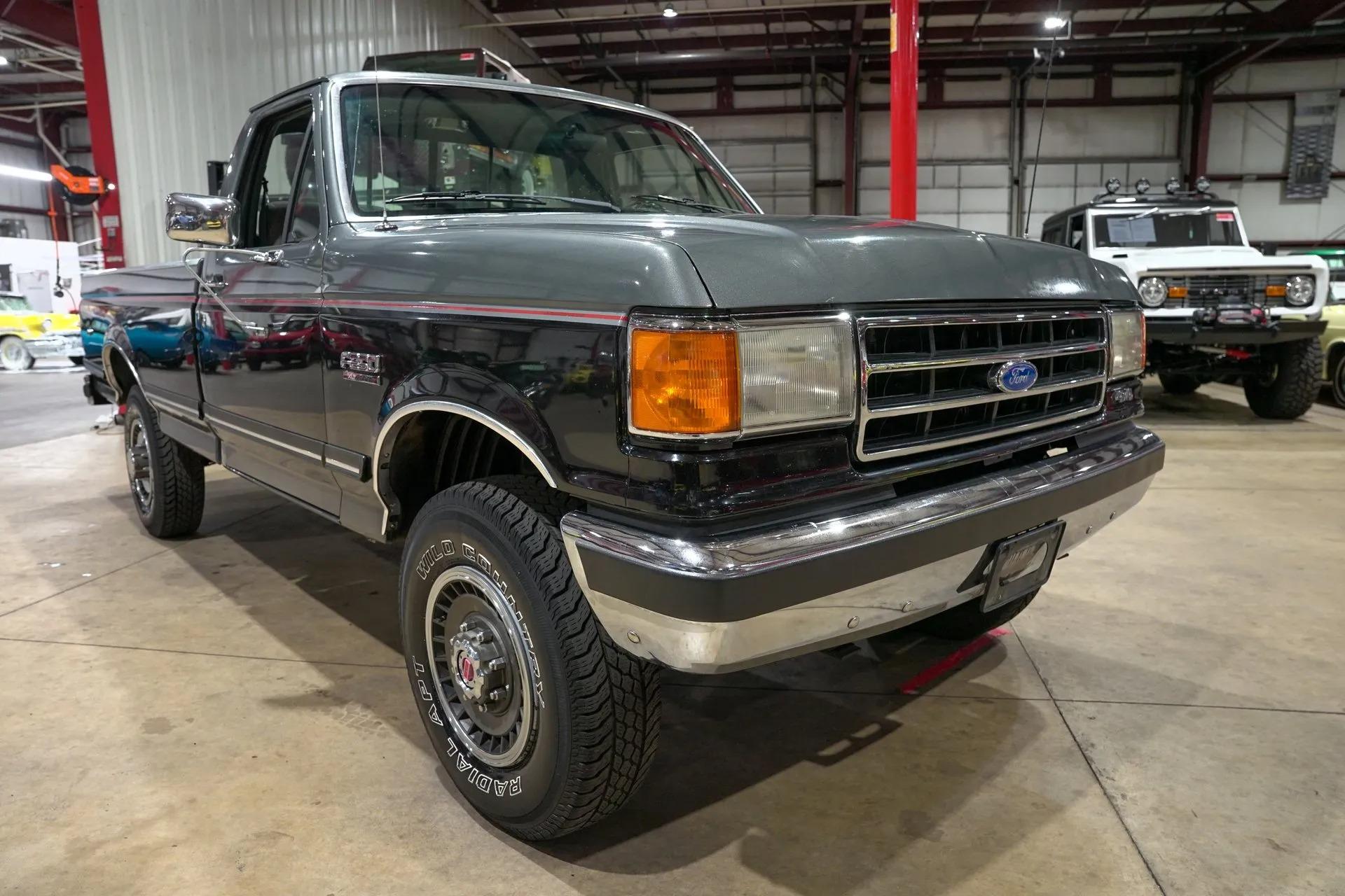 1990 Ford F-250 XLT Lariat