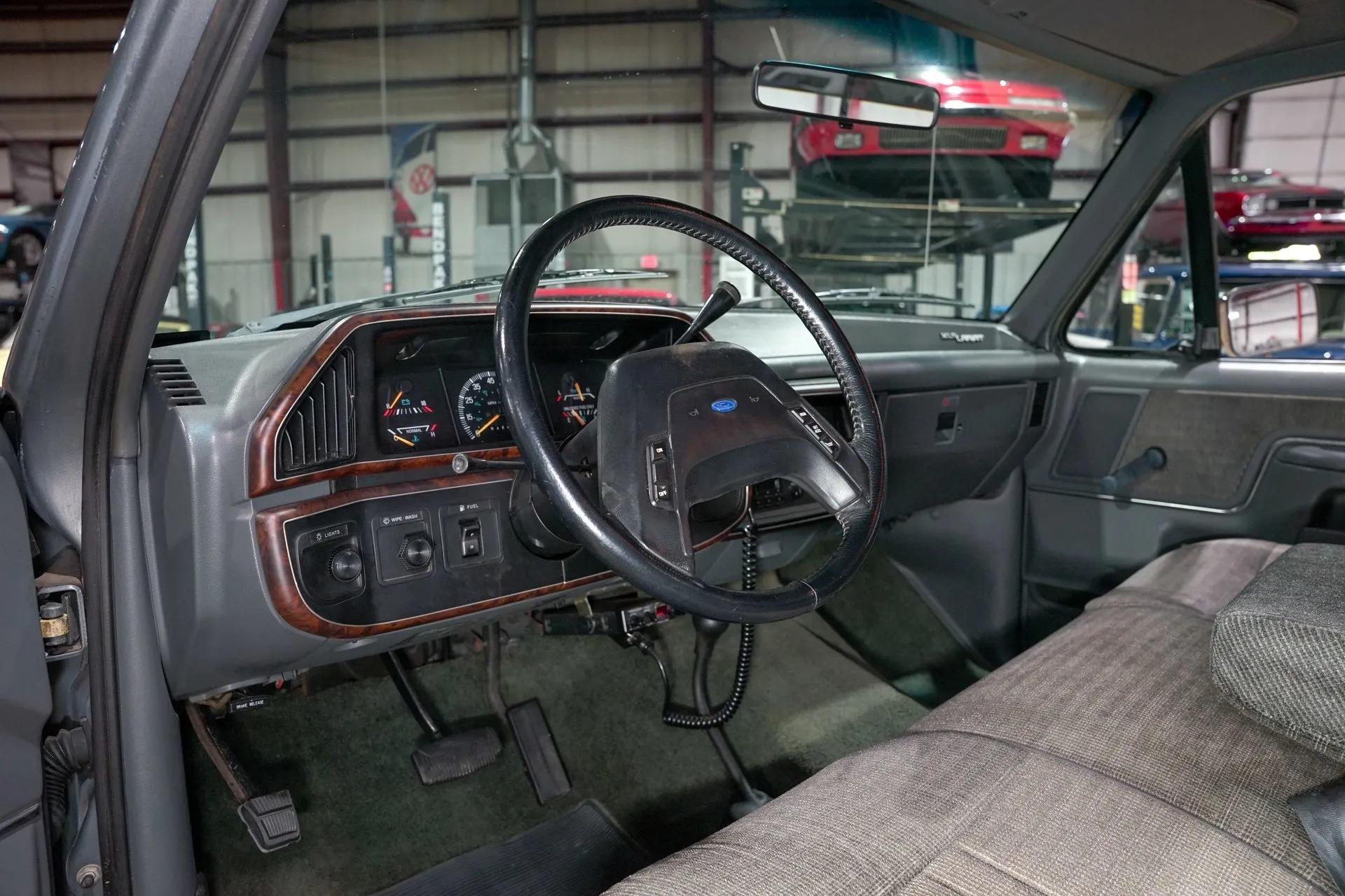 1990 Ford F-250 XLT Lariat