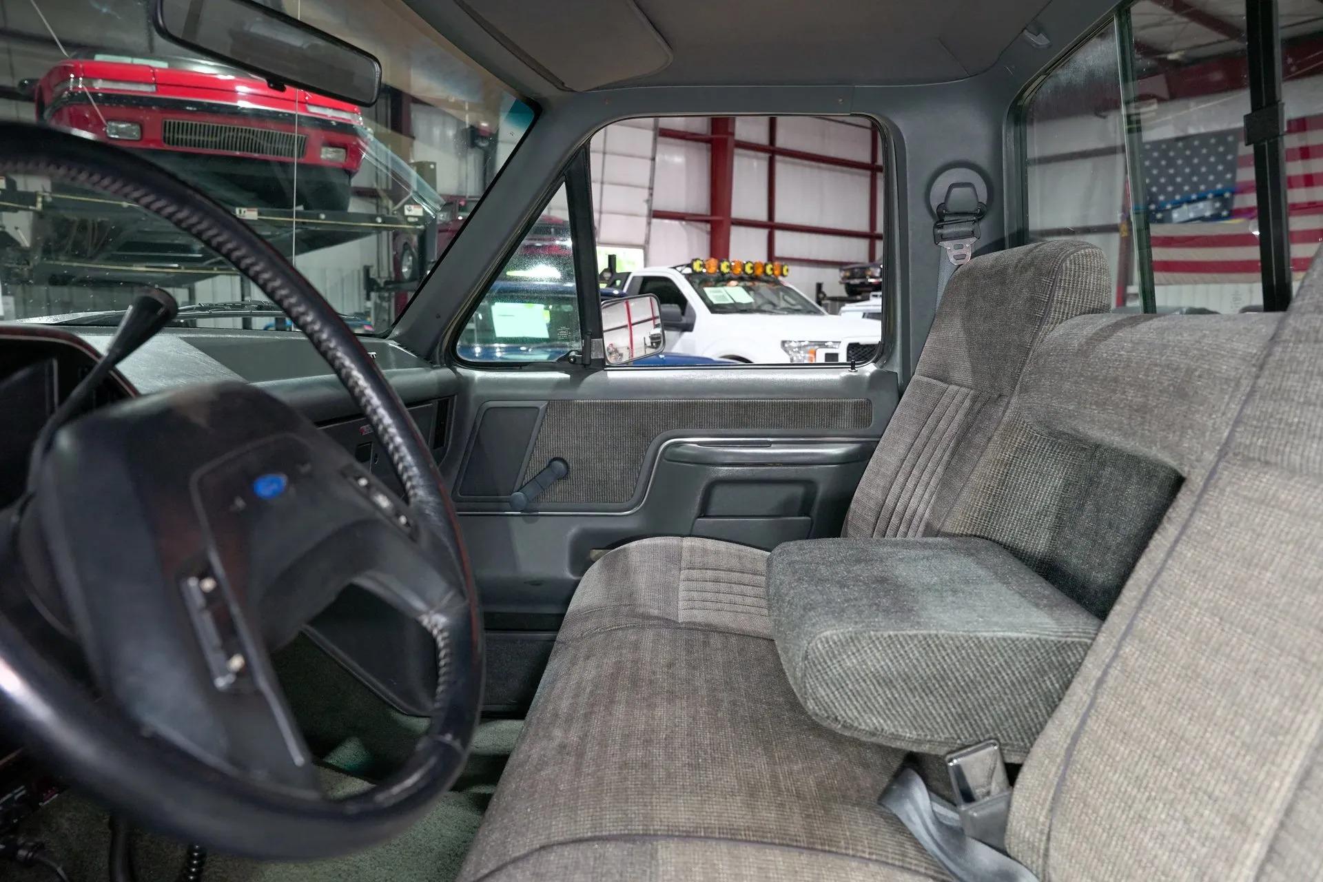 1990 Ford F-250 XLT Lariat