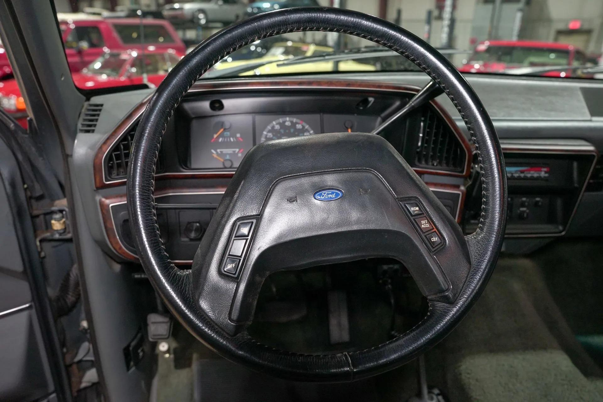1990 Ford F-250 XLT Lariat