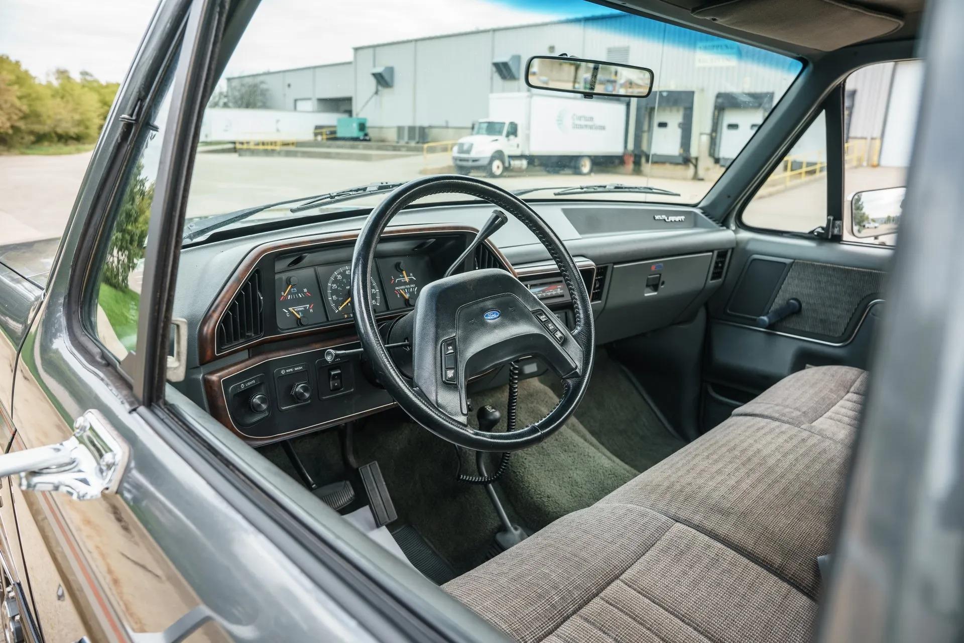 1990 Ford F-250 XLT Lariat