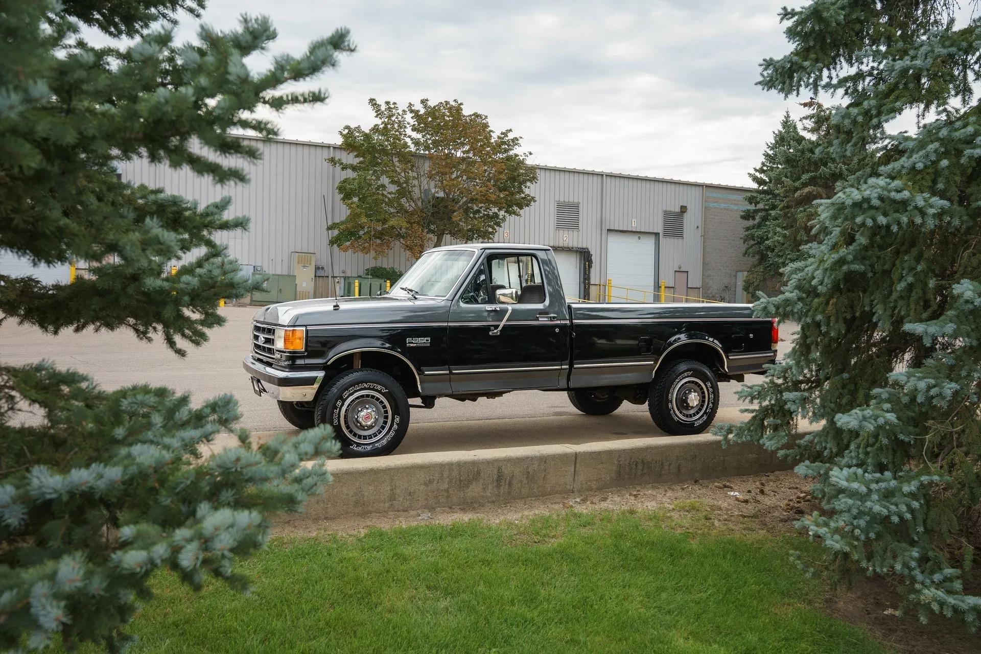 1990 Ford F-250 XLT Lariat