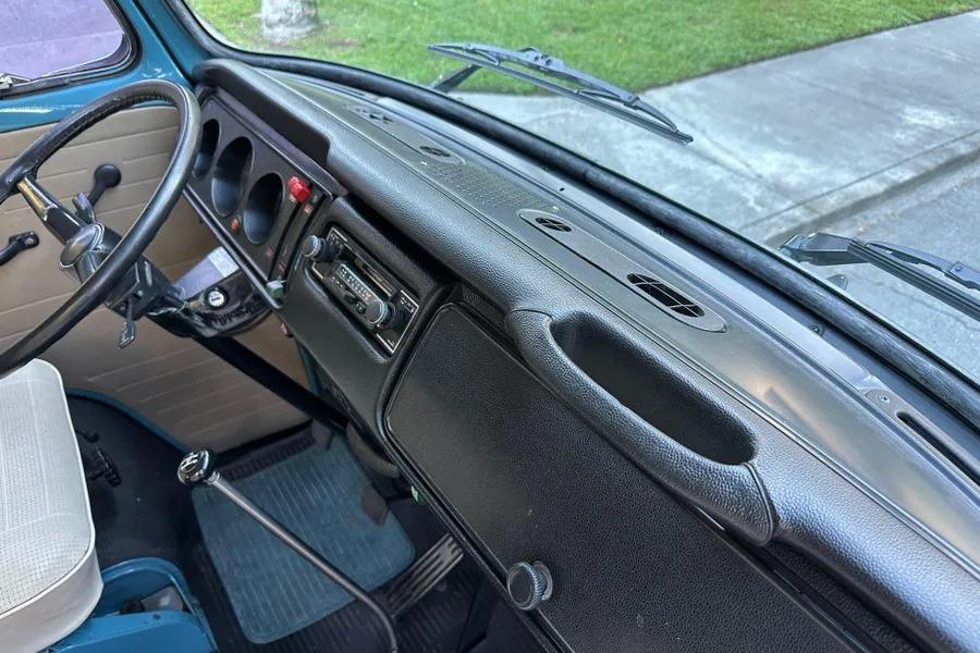 1974 Volkswagen Type 2 Kombi