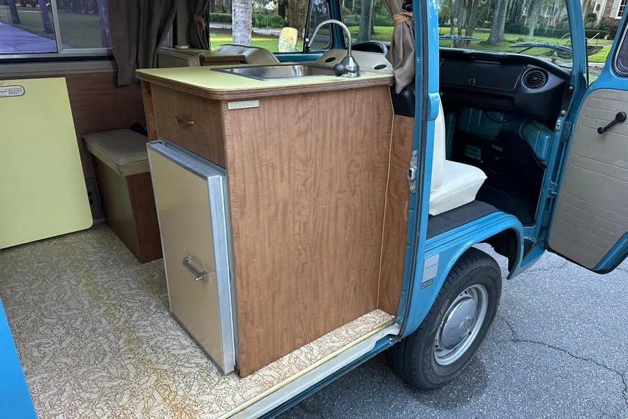 1974 Volkswagen Type 2 Kombi