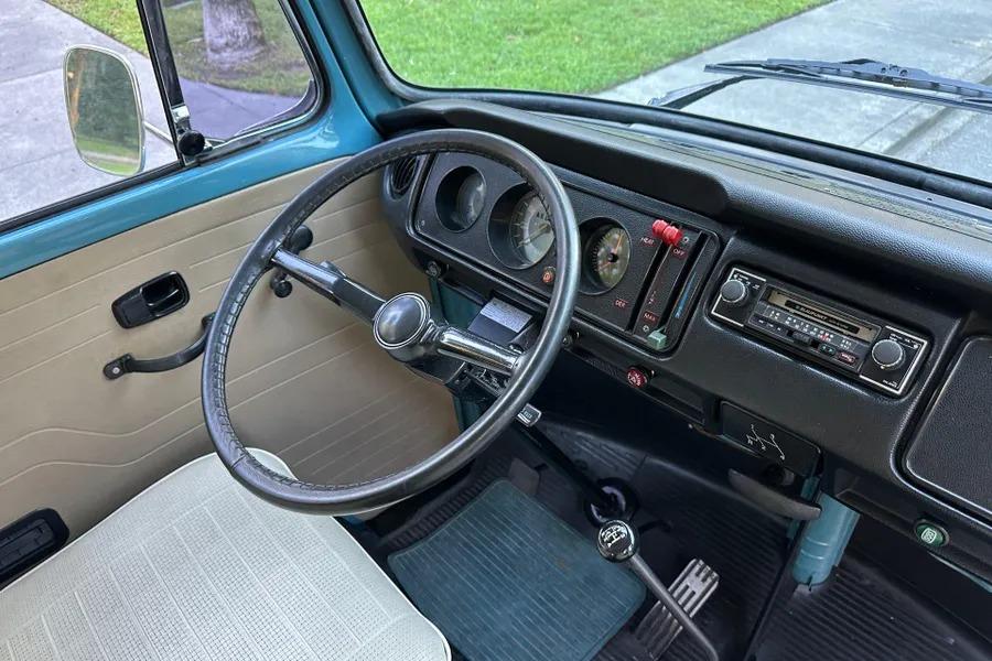 1974 Volkswagen Type 2 Kombi