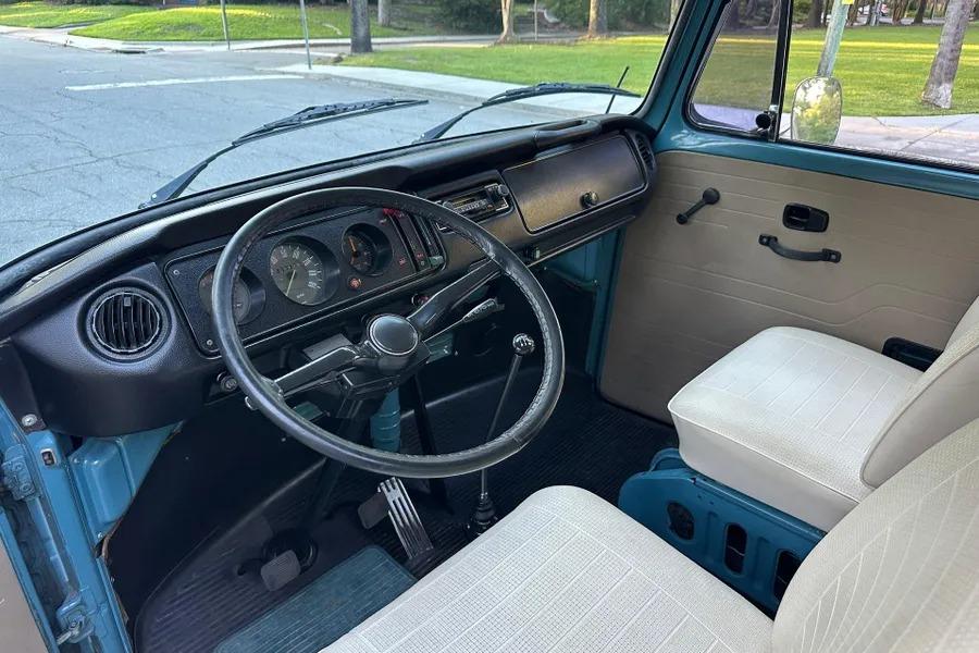 1974 Volkswagen Type 2 Kombi