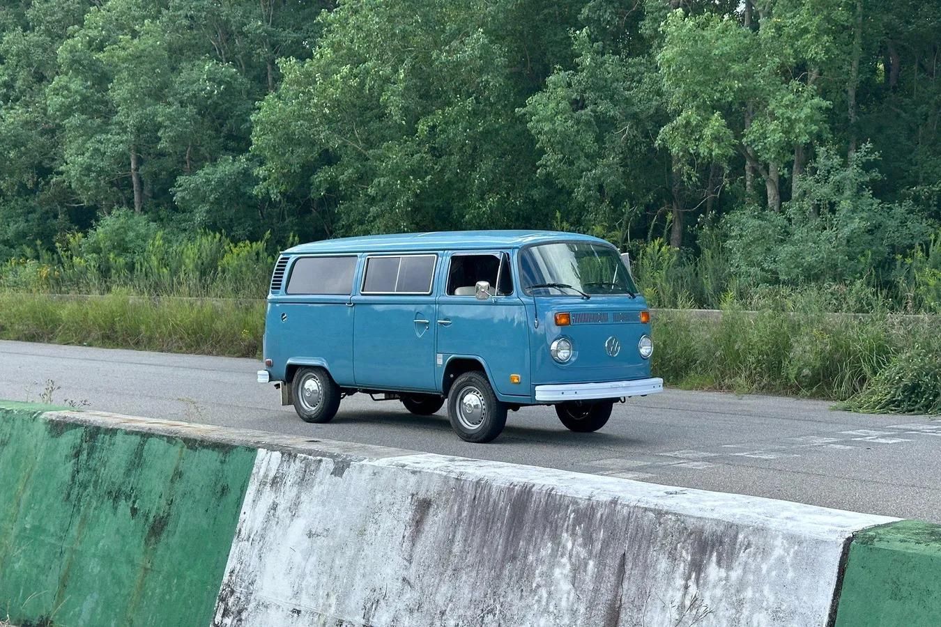 1974 Volkswagen Type 2 Kombi