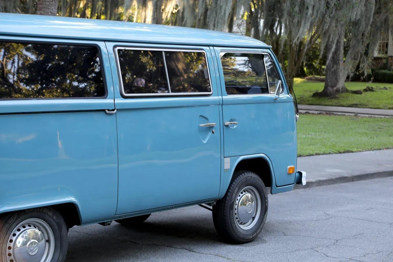 1974 Volkswagen Type 2 Kombi