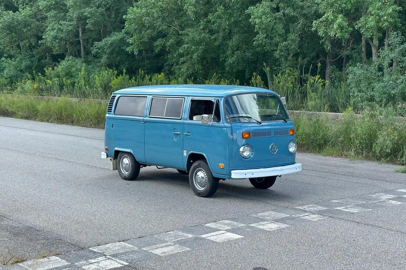 1974 Volkswagen Type 2 Kombi