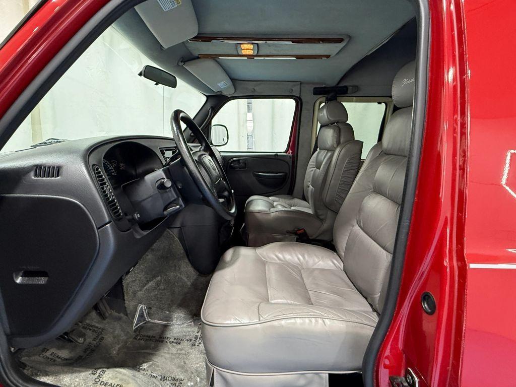 2001 Dodge Ram 1500 Starcraft Van