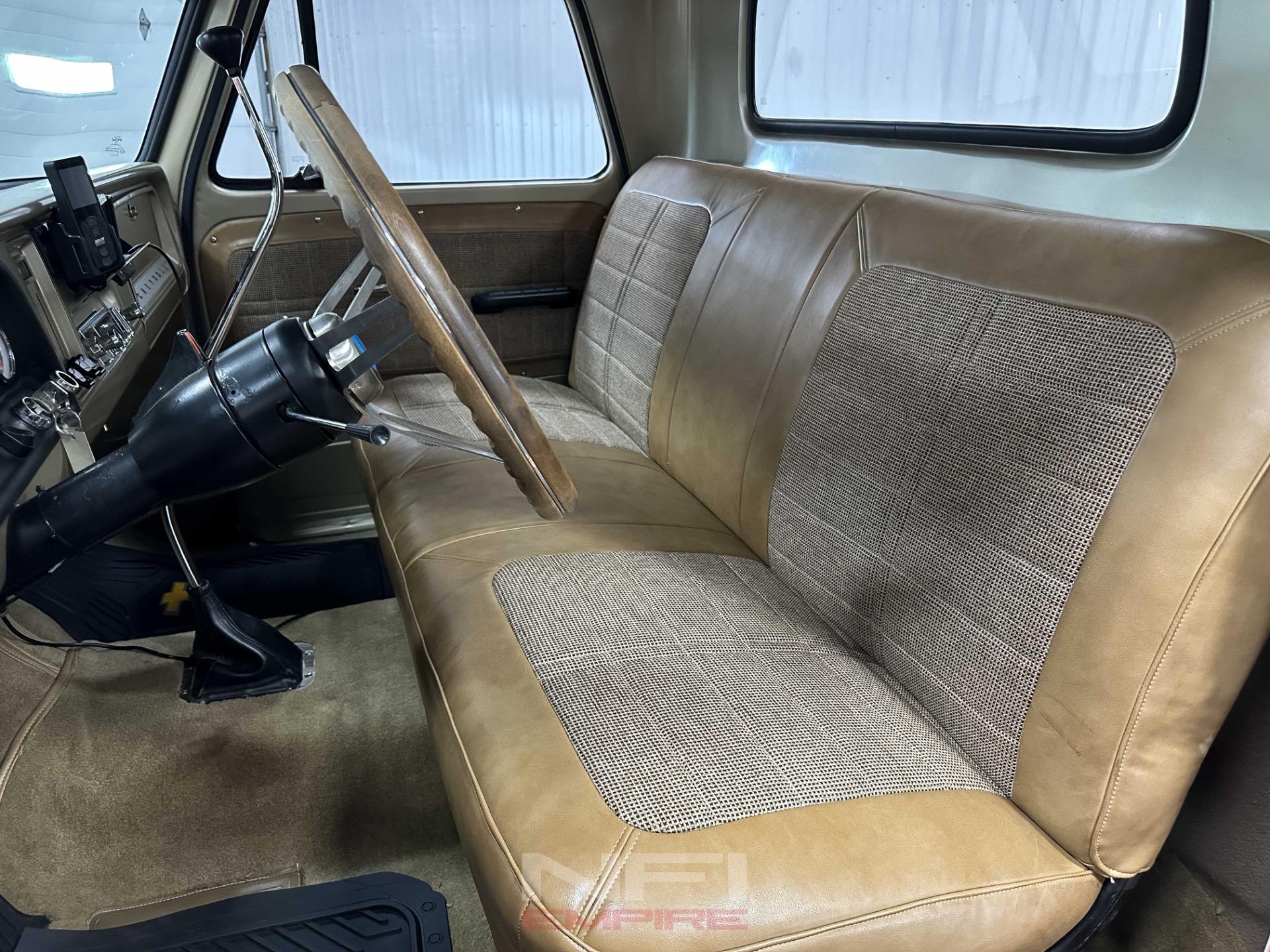 Custom 1965 Chevrolet C10 Stepside
