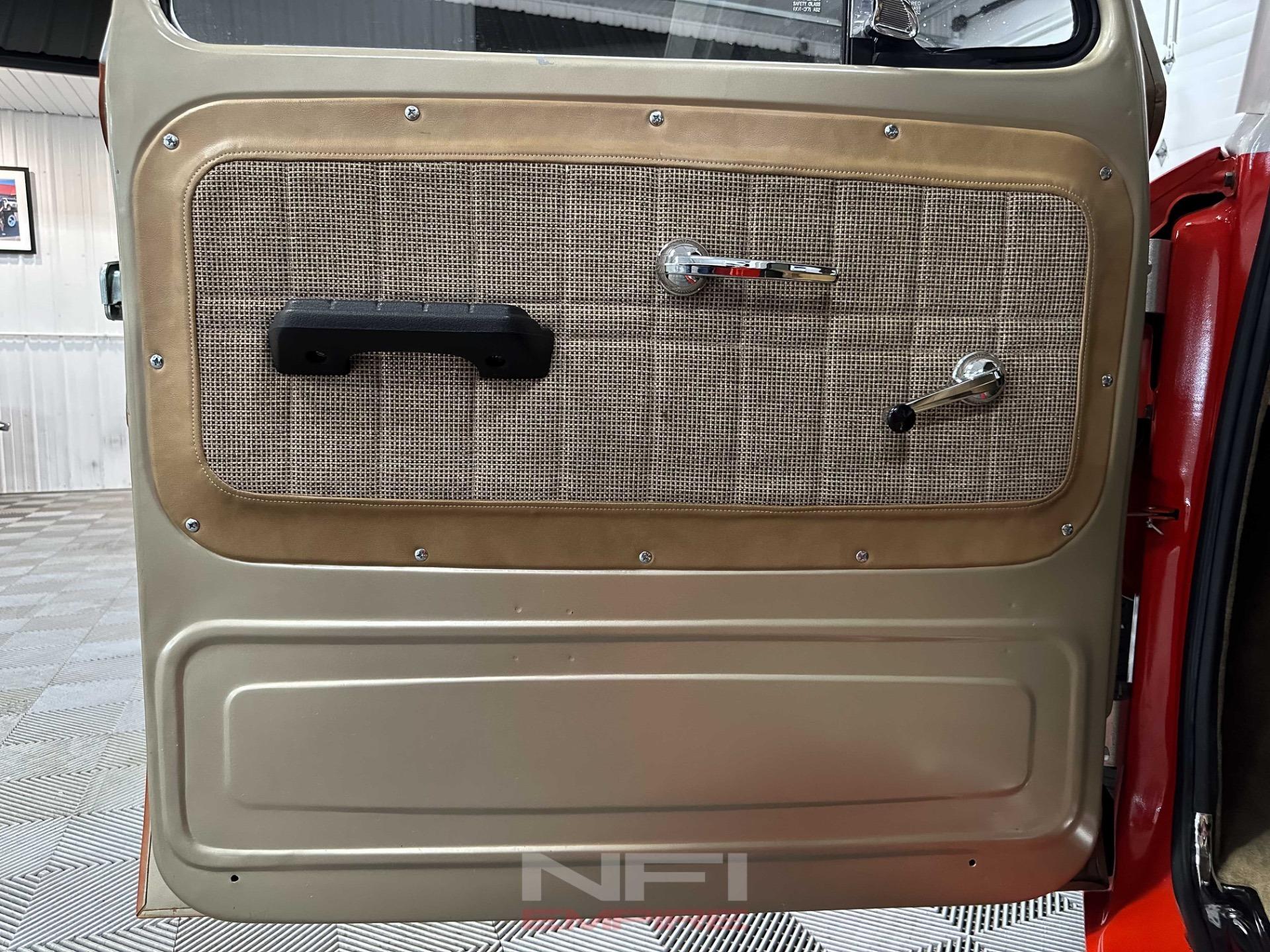 Custom 1965 Chevrolet C10 Stepside