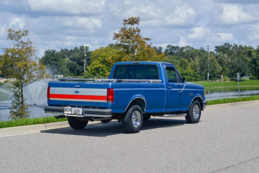 1991 Ford F-150 XLT Lariat - 3