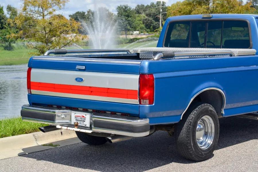 1991 Ford F-150 XLT Lariat