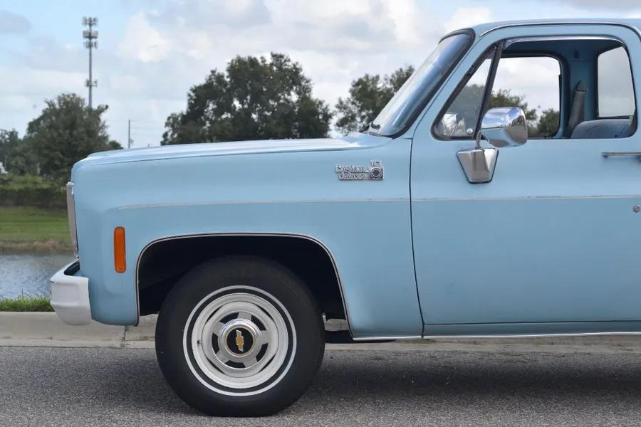 1976 Chevrolet C10 Custom Deluxe - 2