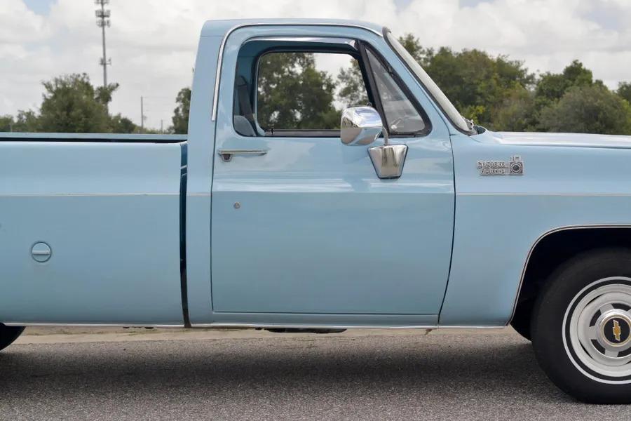1976 Chevrolet C10 Custom Deluxe