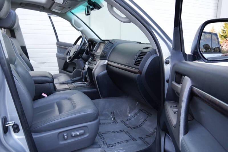 2011 Toyota Land Cruiser